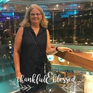 Meet your Posher, Gloria